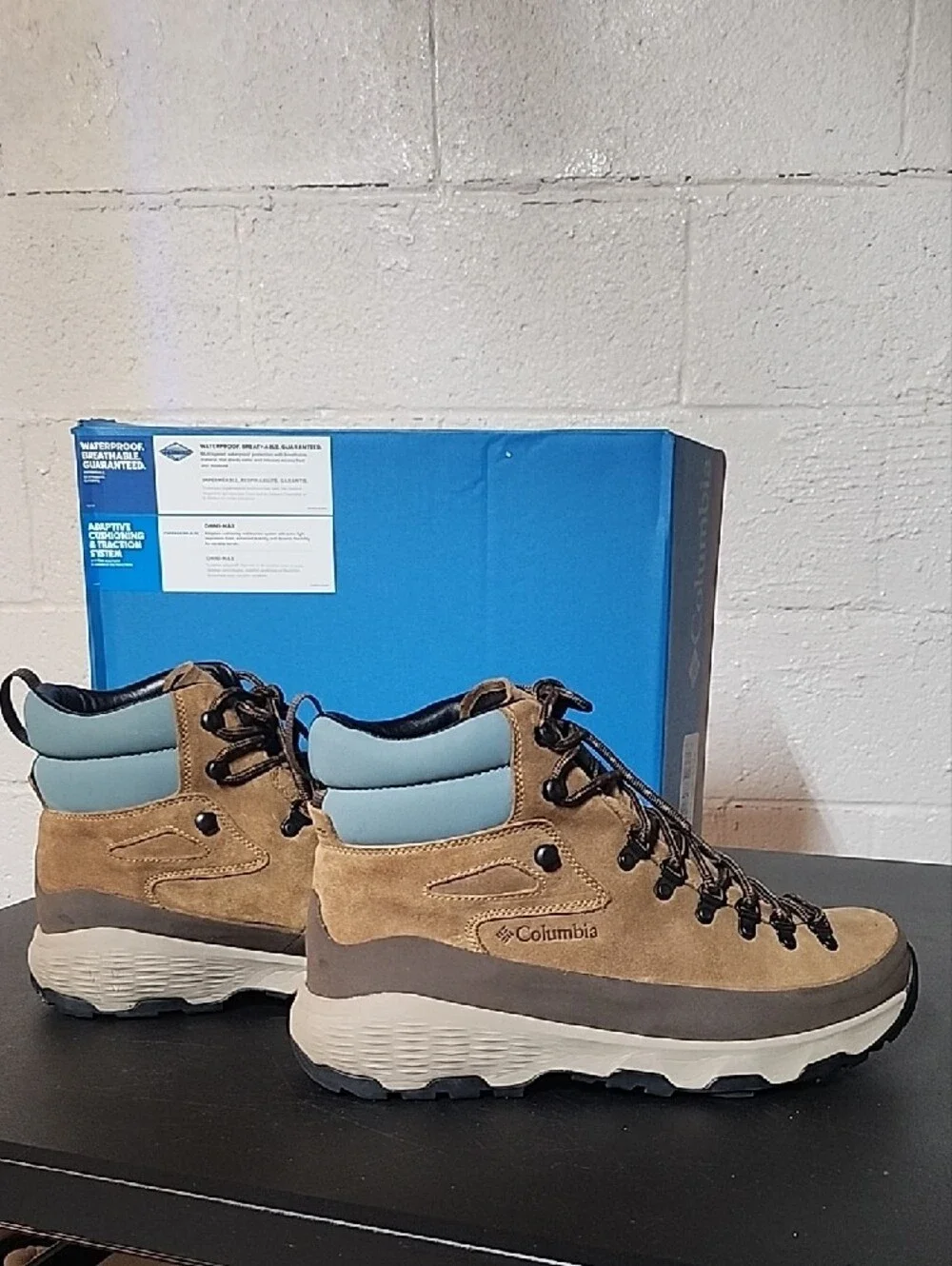 Columbia Men's Tan Suede Hiking Boots with Blue Collar